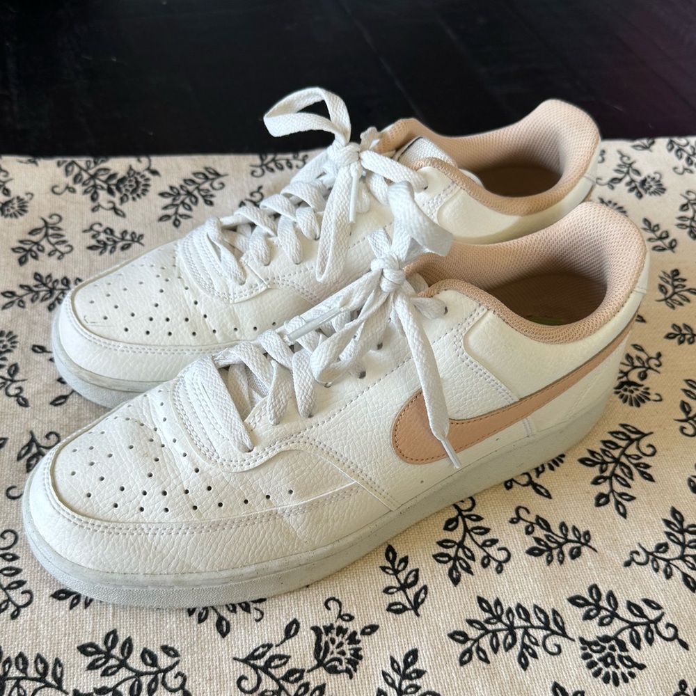 Nike Women’s Vision Lo Next Nature AF1